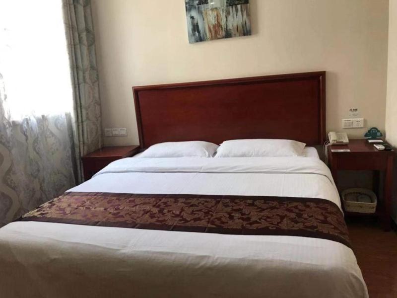 Greentree Beiwaitan Ningguo Road Station Business 3* Shanghai
